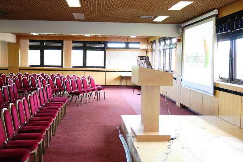 Hotel Yarnfield Park Training And Conference Centre Stone  Exterior foto